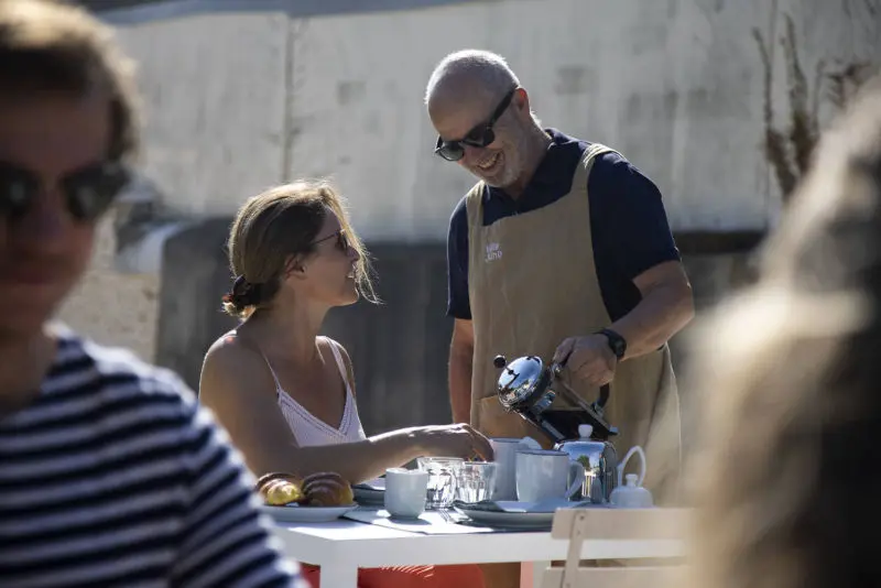 Villa Juno - Petit-déjeuner au jardin