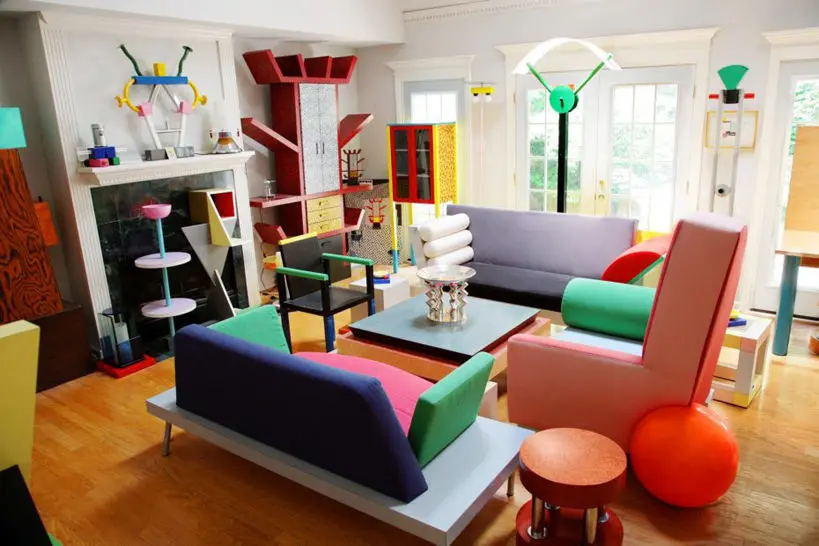 Villa Juno - Le Lotus Bleu (1934) qui se déroule pendant la guerre de Mandchourie est paru dans sa version coloriée en 1946.